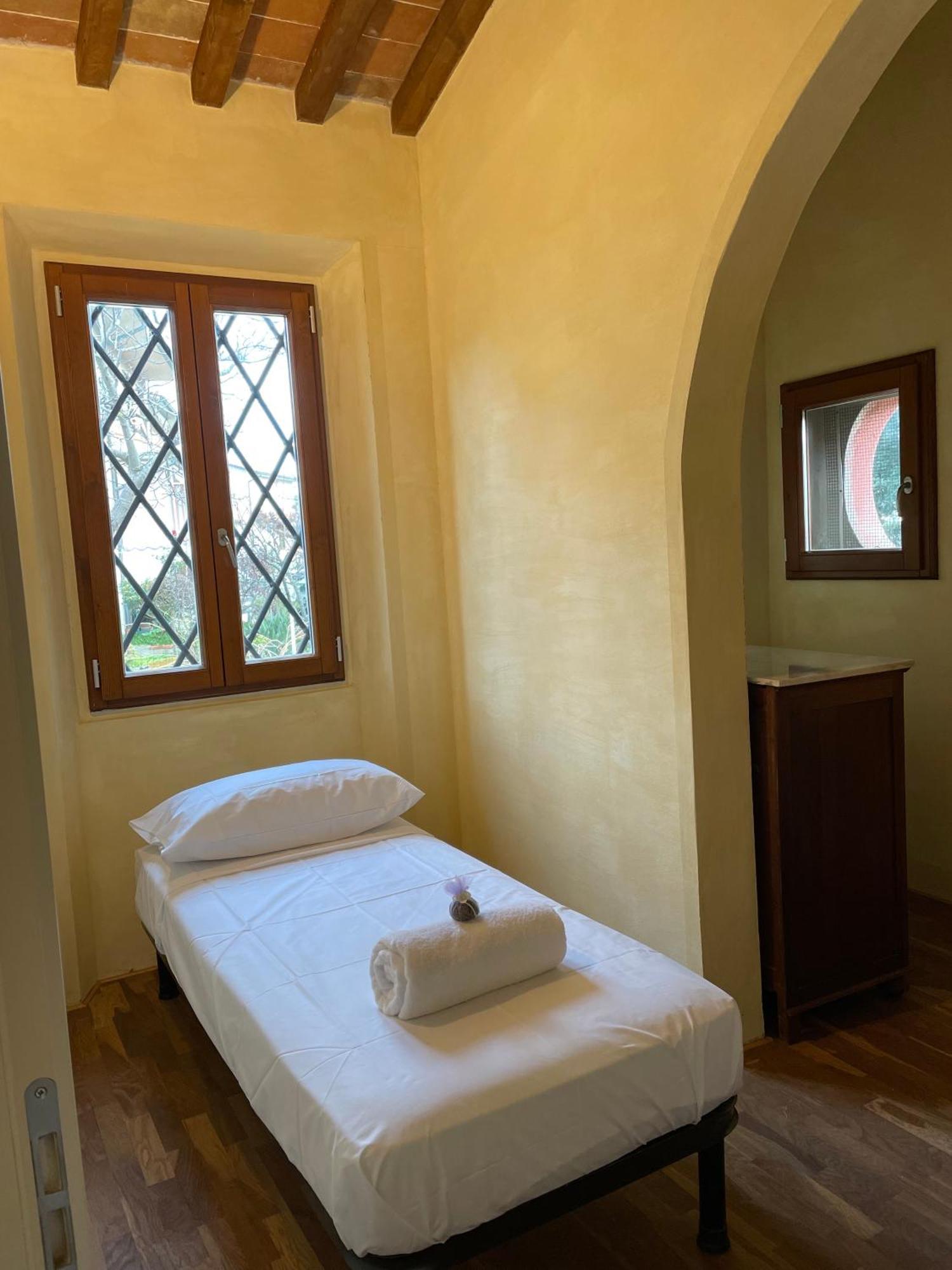 Casa Vacanze Le Due Torri Vada Exteriör bild