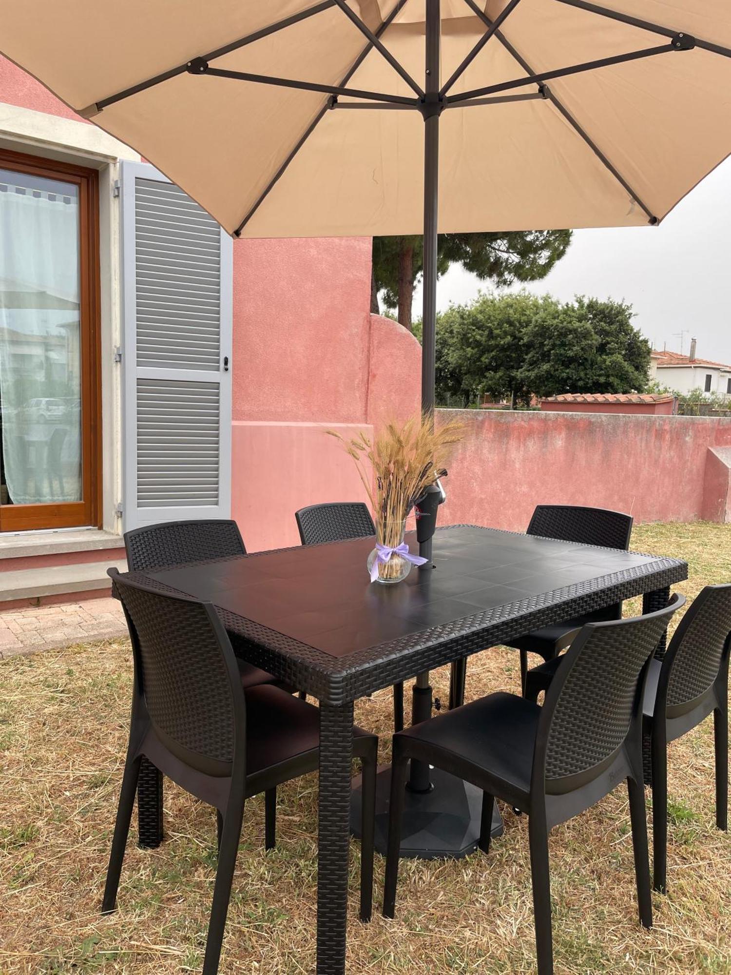 Casa Vacanze Le Due Torri Vada Exteriör bild